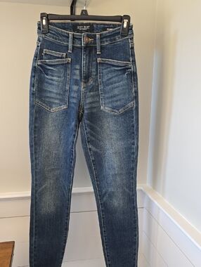Judy Blue Medium Wash Skinny Jeans with Front Utility Pockets